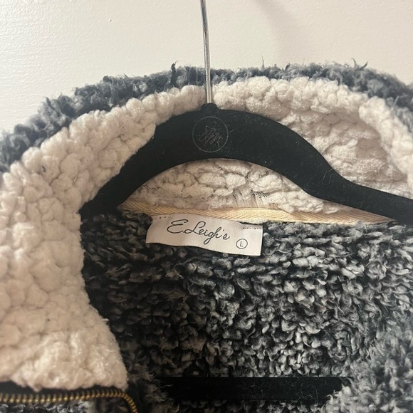 Fleeced pullover - Picture 2 of 2